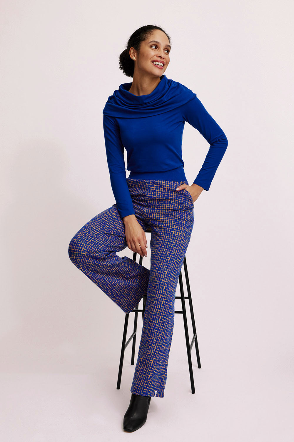 Sweater with large collar