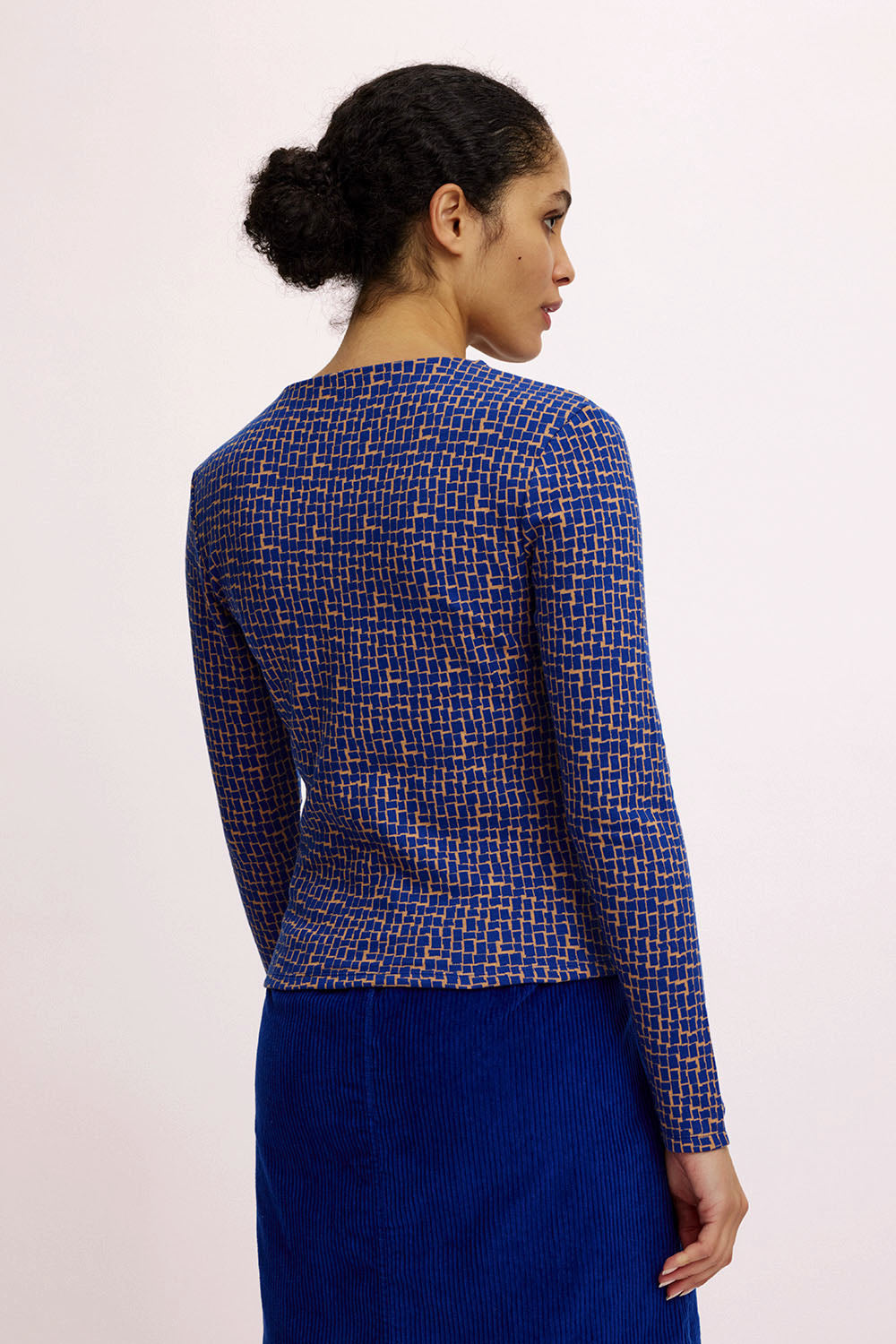 Knitted shirt with a retro look