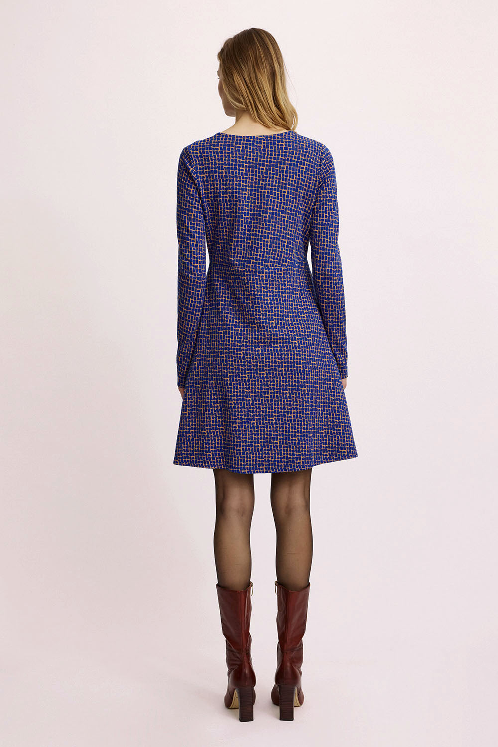 Knitted swing dress with a retro look