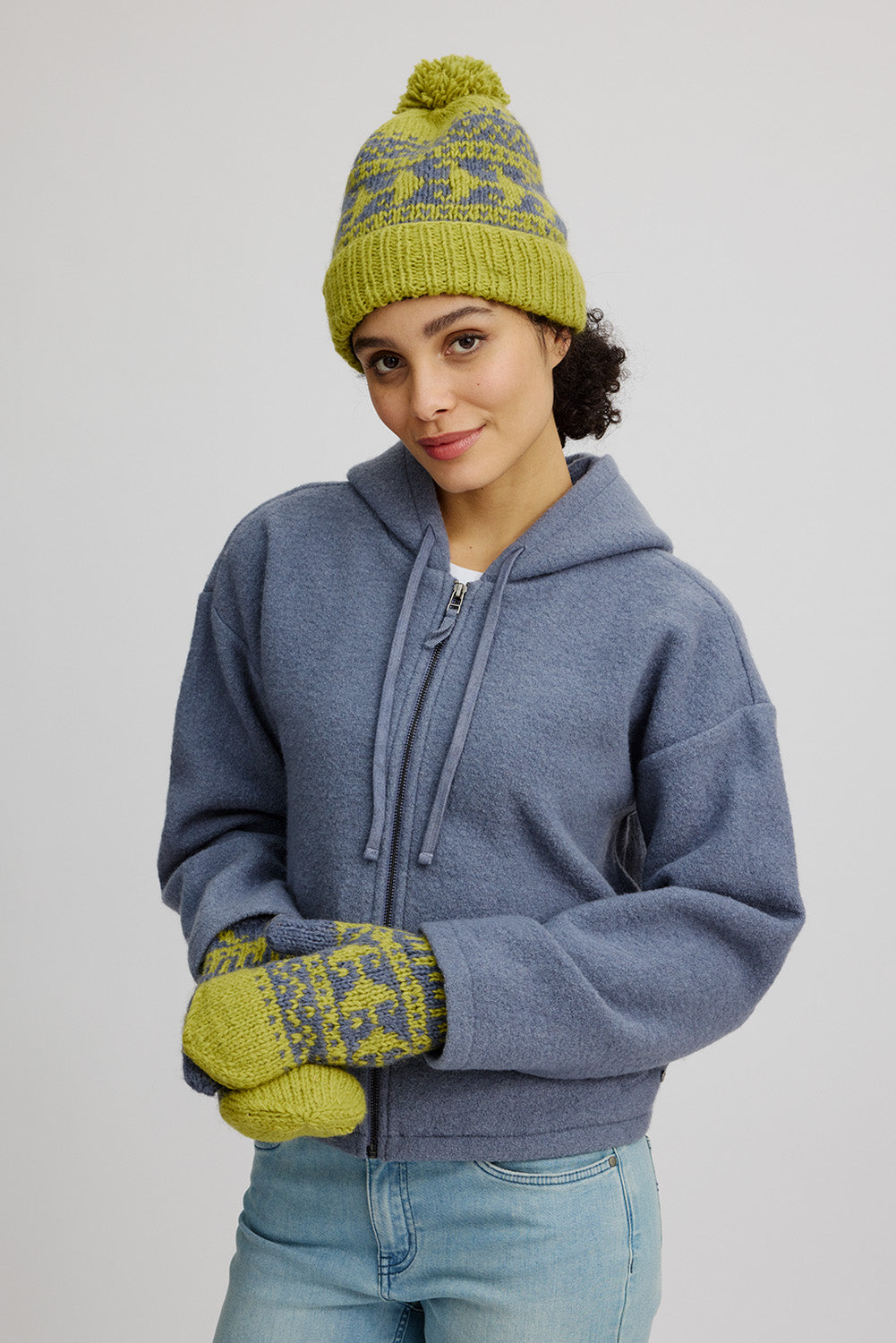 Wool hat with bobble