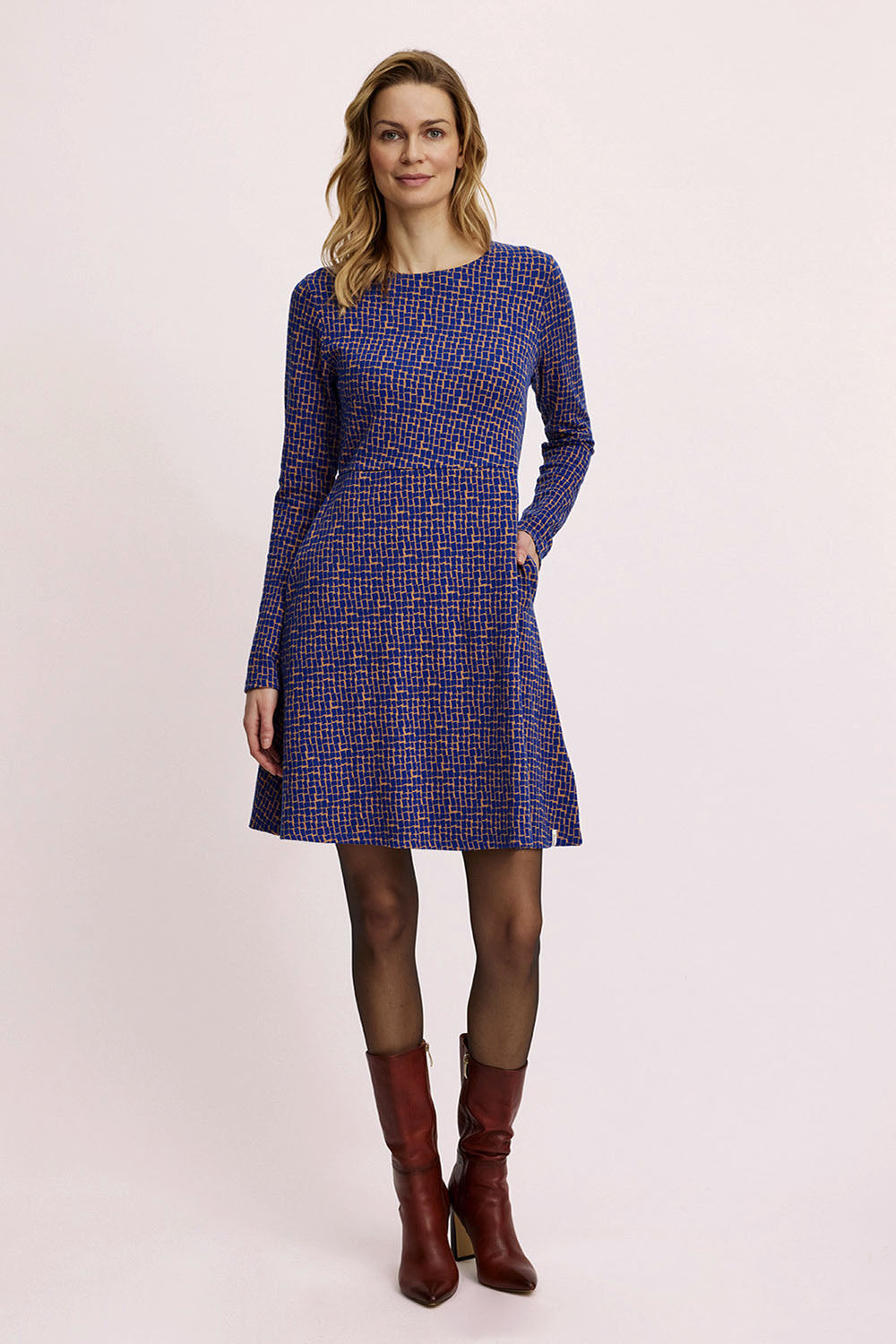 Knitted swing dress with a retro look