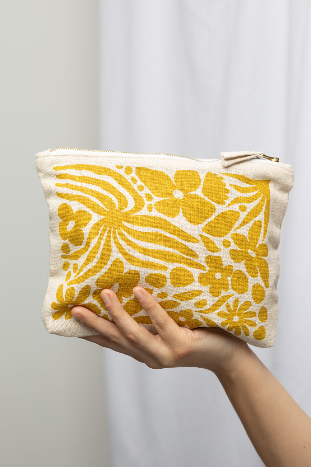 Cosmetic bag ABSTRACT FLOWERS