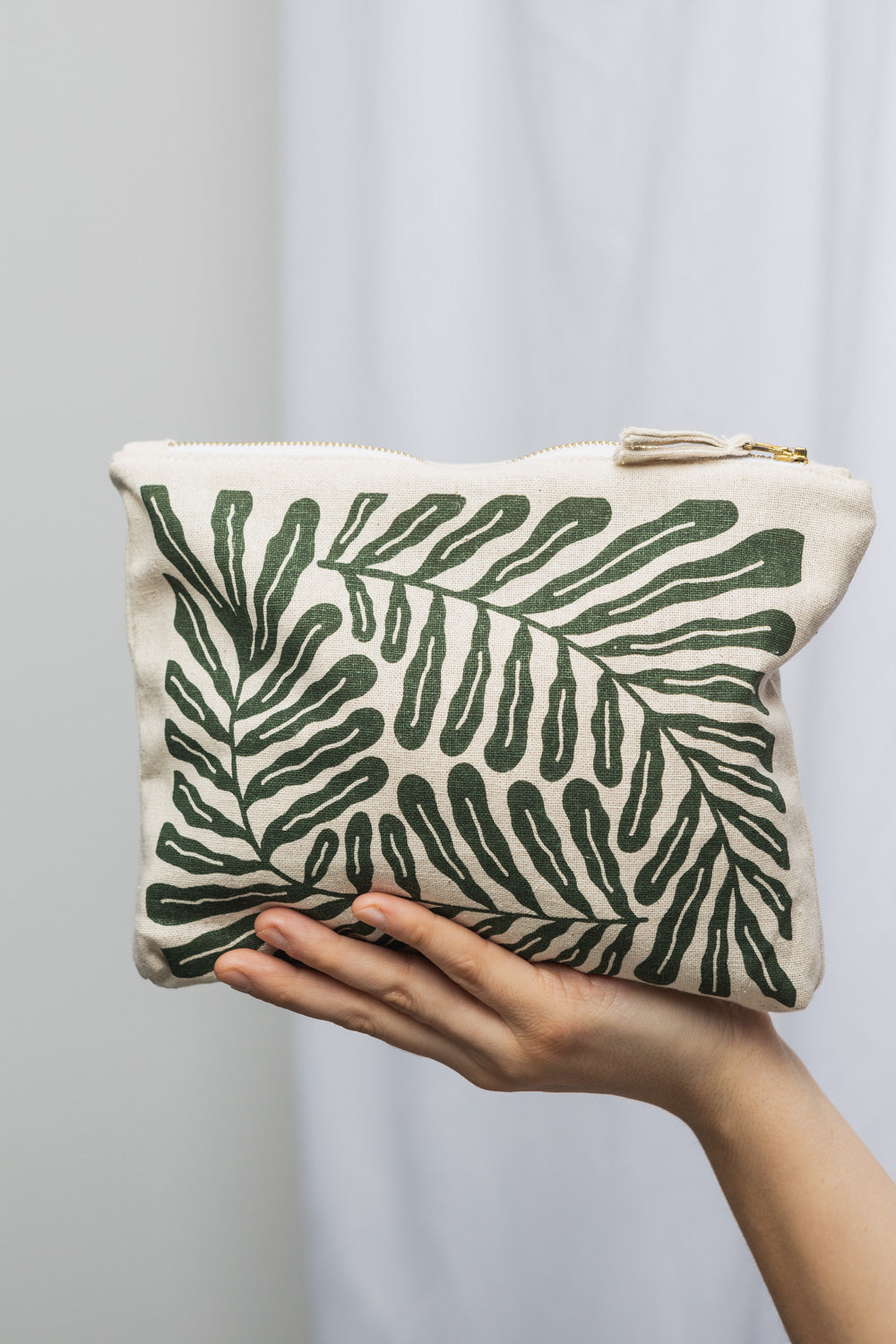Cosmetic bag ABSTRACT LEAVES