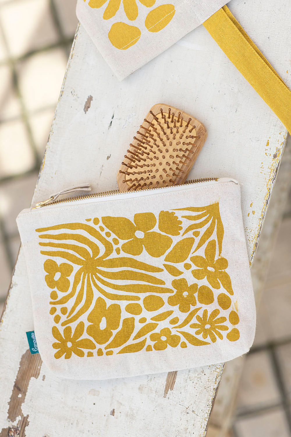 Cosmetic bag ABSTRACT FLOWERS