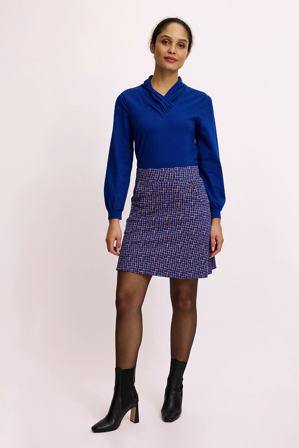 Knitted skirt with a retro look