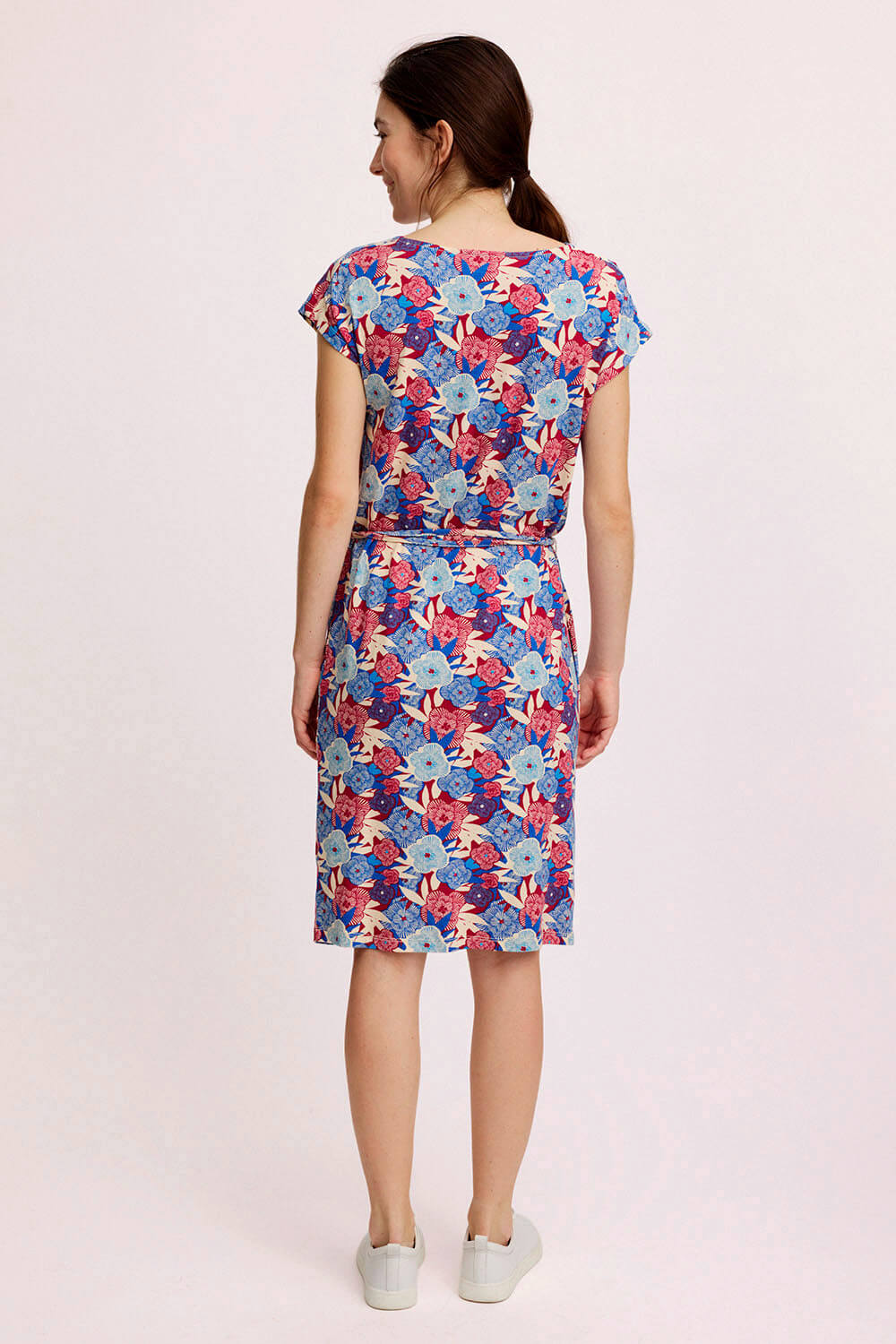 Kurzes EcoVero™ Kleid