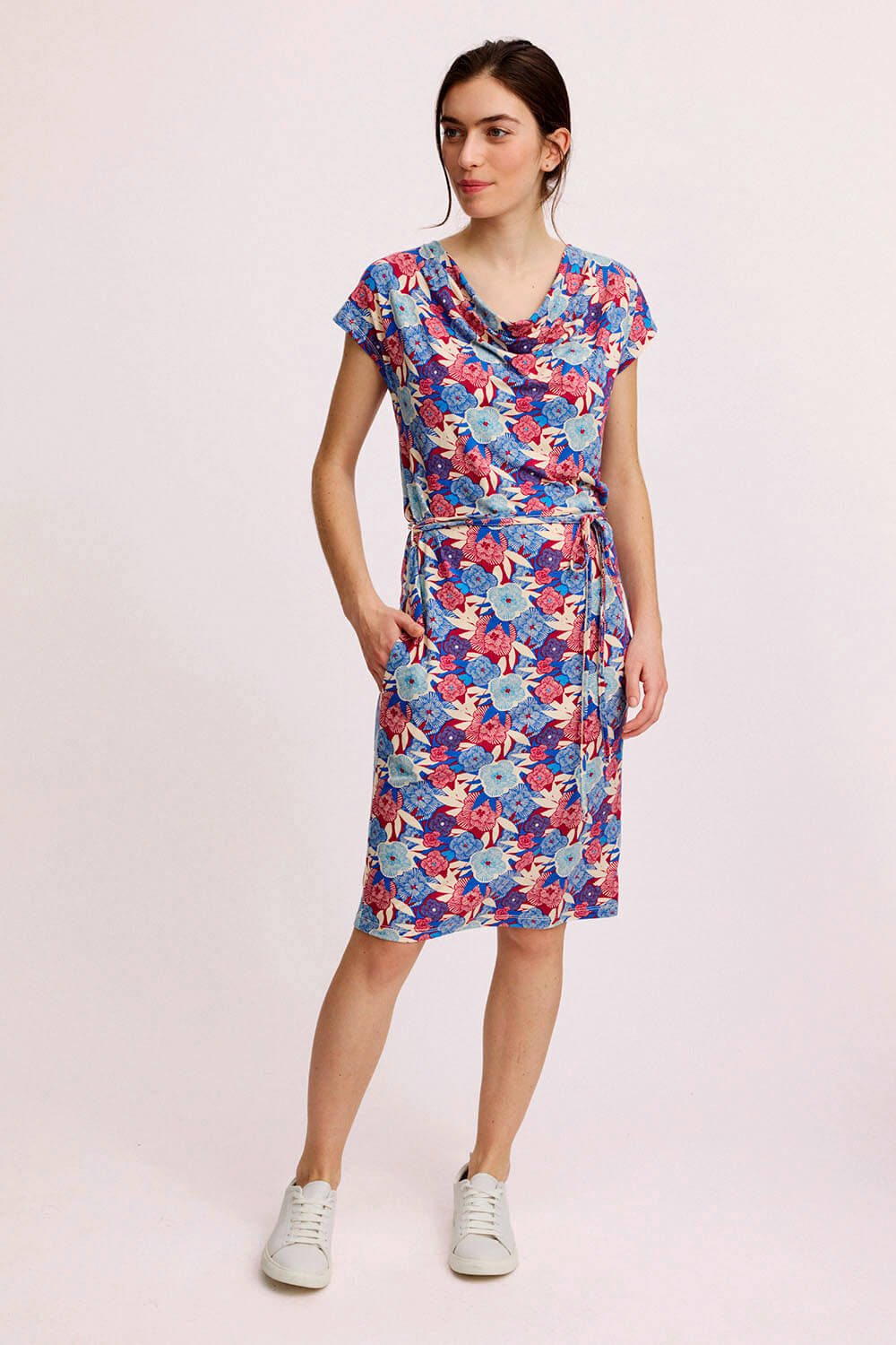 Kurzes EcoVero™ Kleid