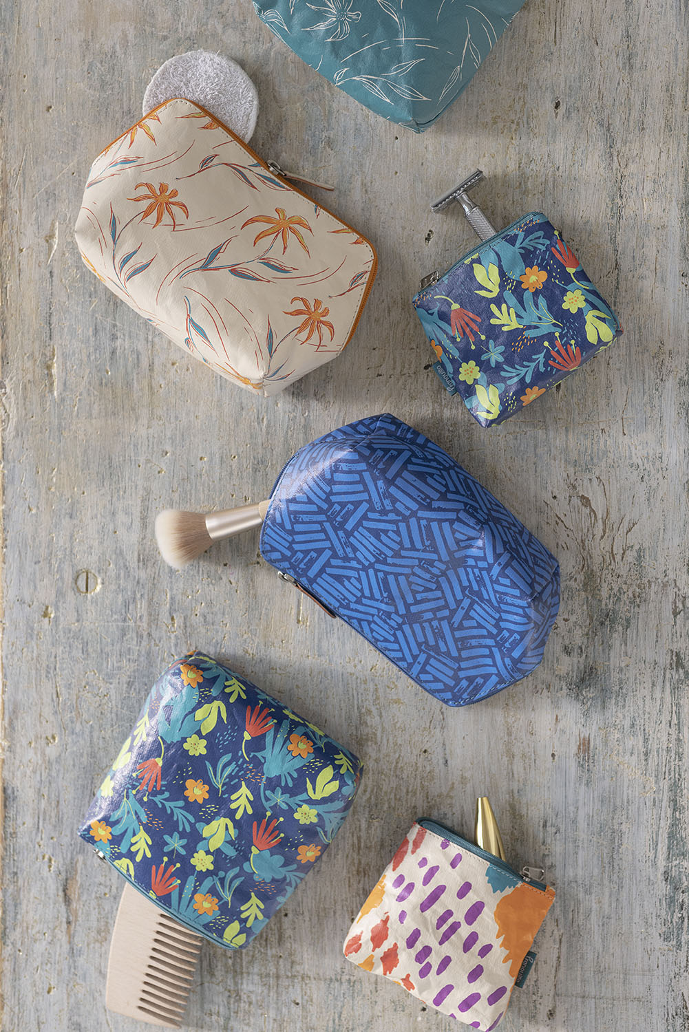 Cosmetic bag FLASHY FLOWER