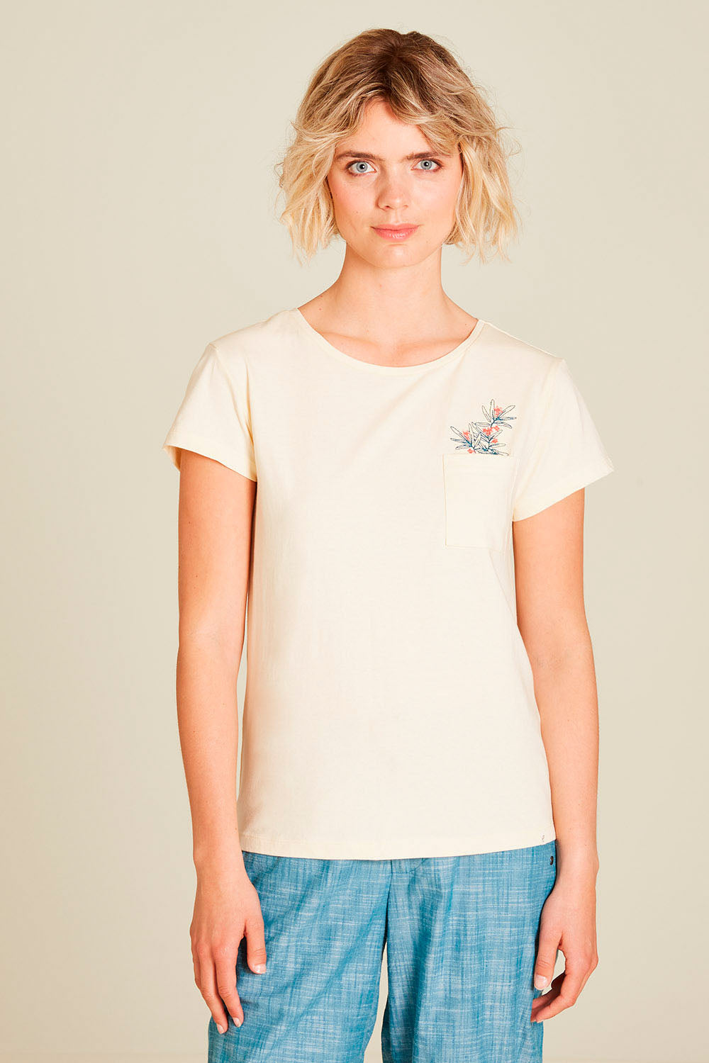 T-shirt with stitching
