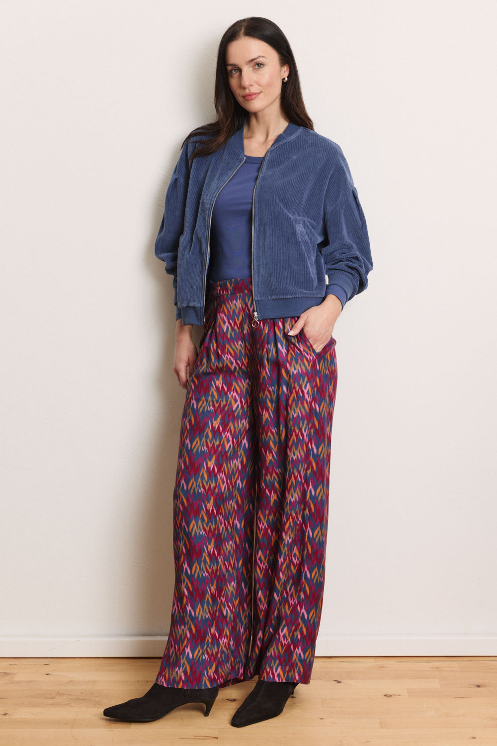 Image Hose Pollyy aus EcoVero™-Twill_1