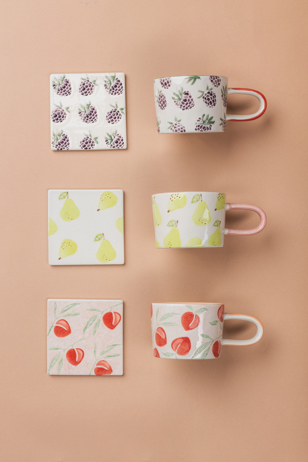 Bunte Tasse aus fairer Produktion – nachhaltig


