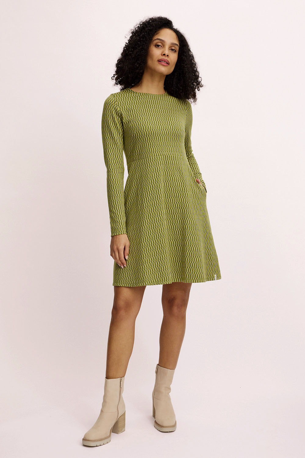 Knitted swing dress with a retro look