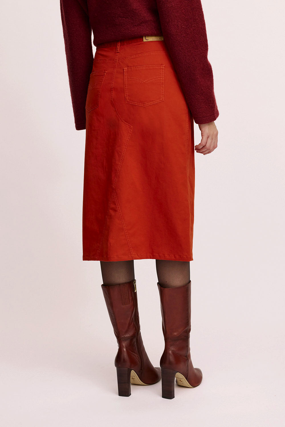 Long skirt with slit