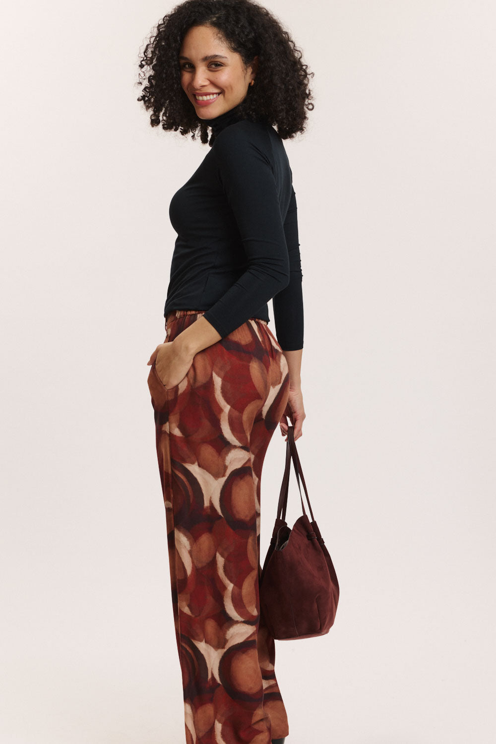 Image Hose Pollyy aus EcoVero™-Twill_4