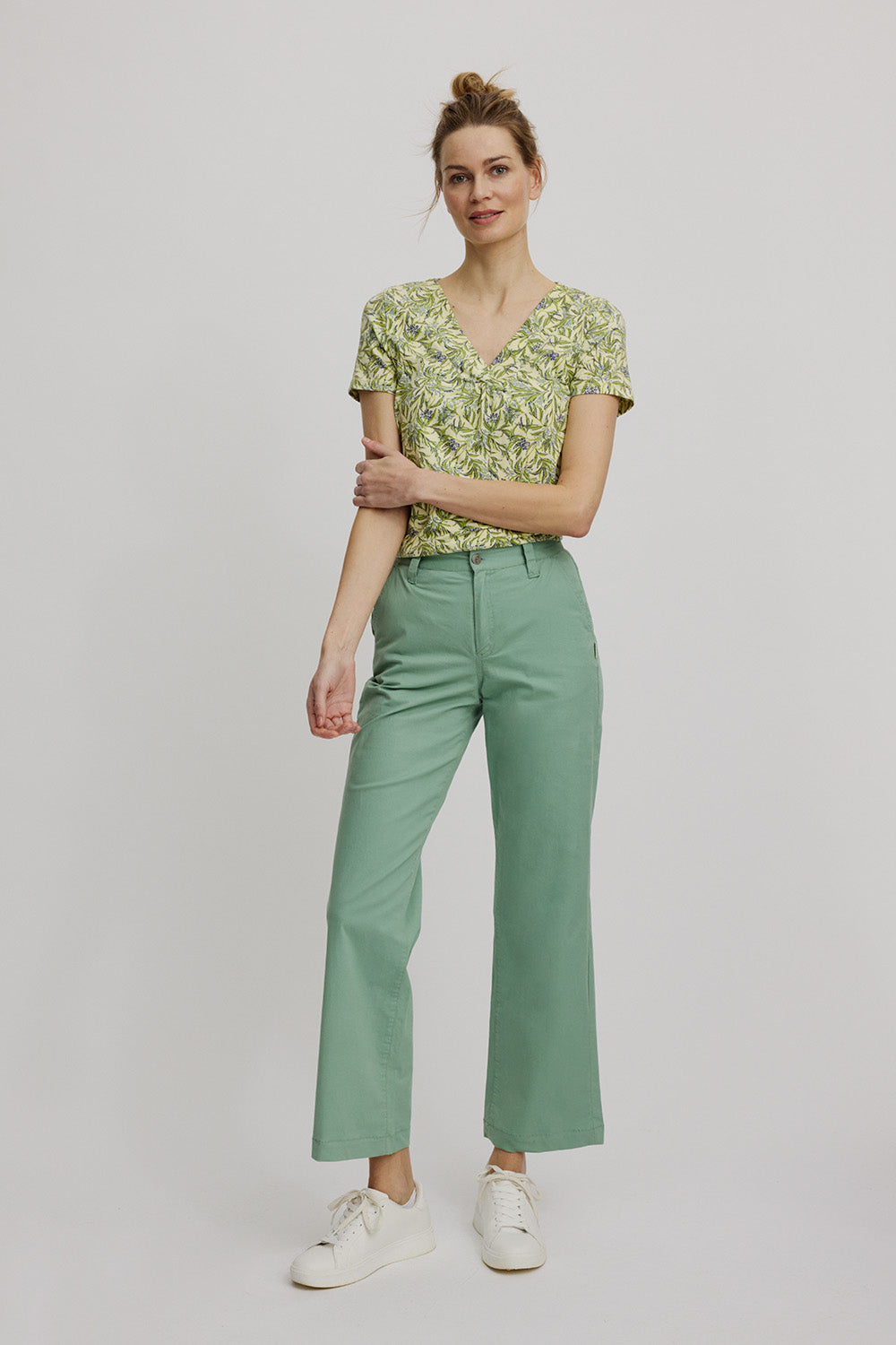 Twill-Hose ausgestellt