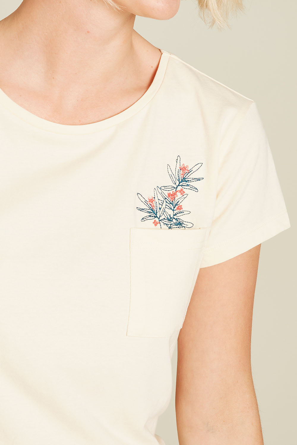 T-shirt with stitching