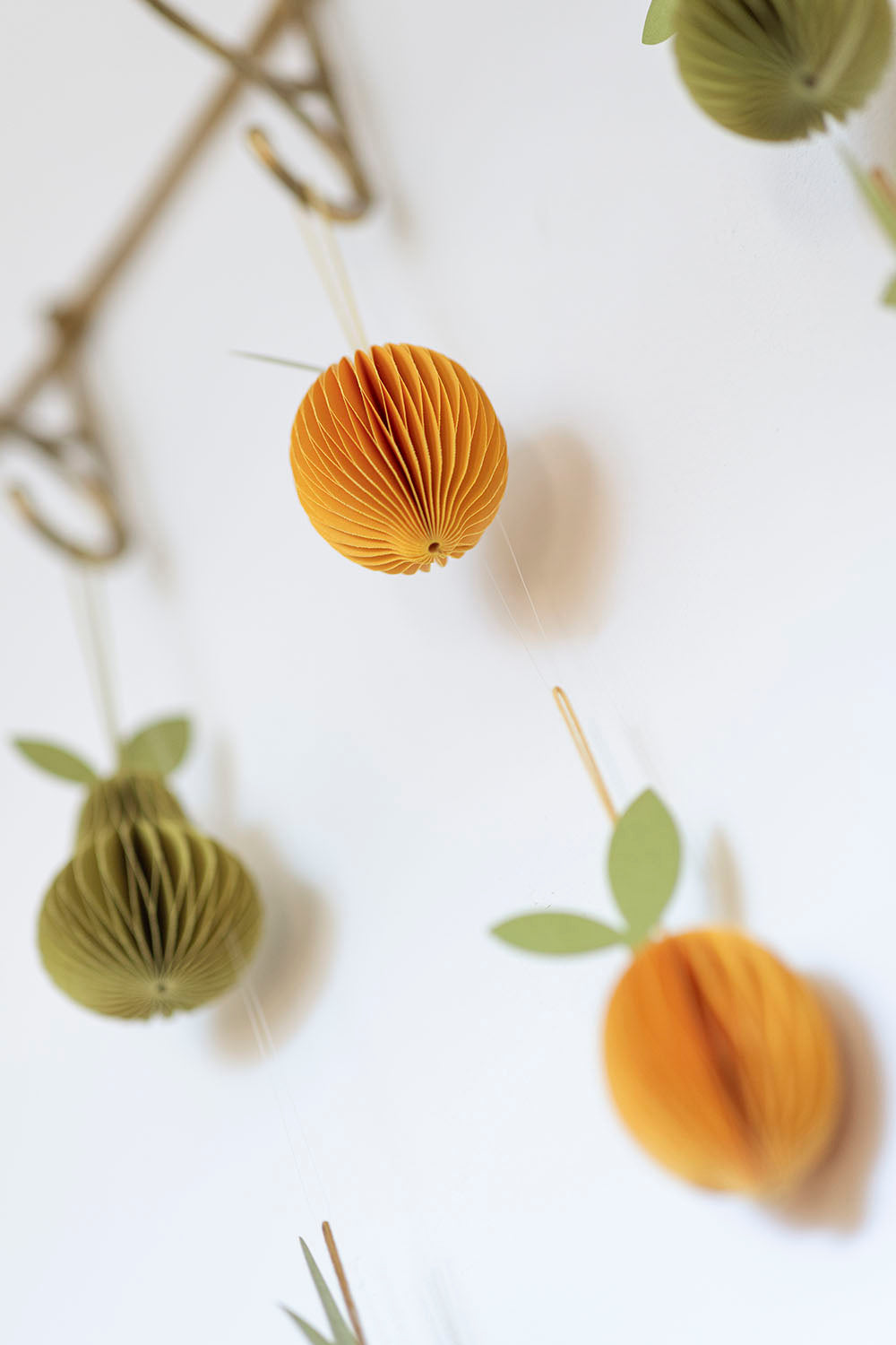 Paper pendant PEAR