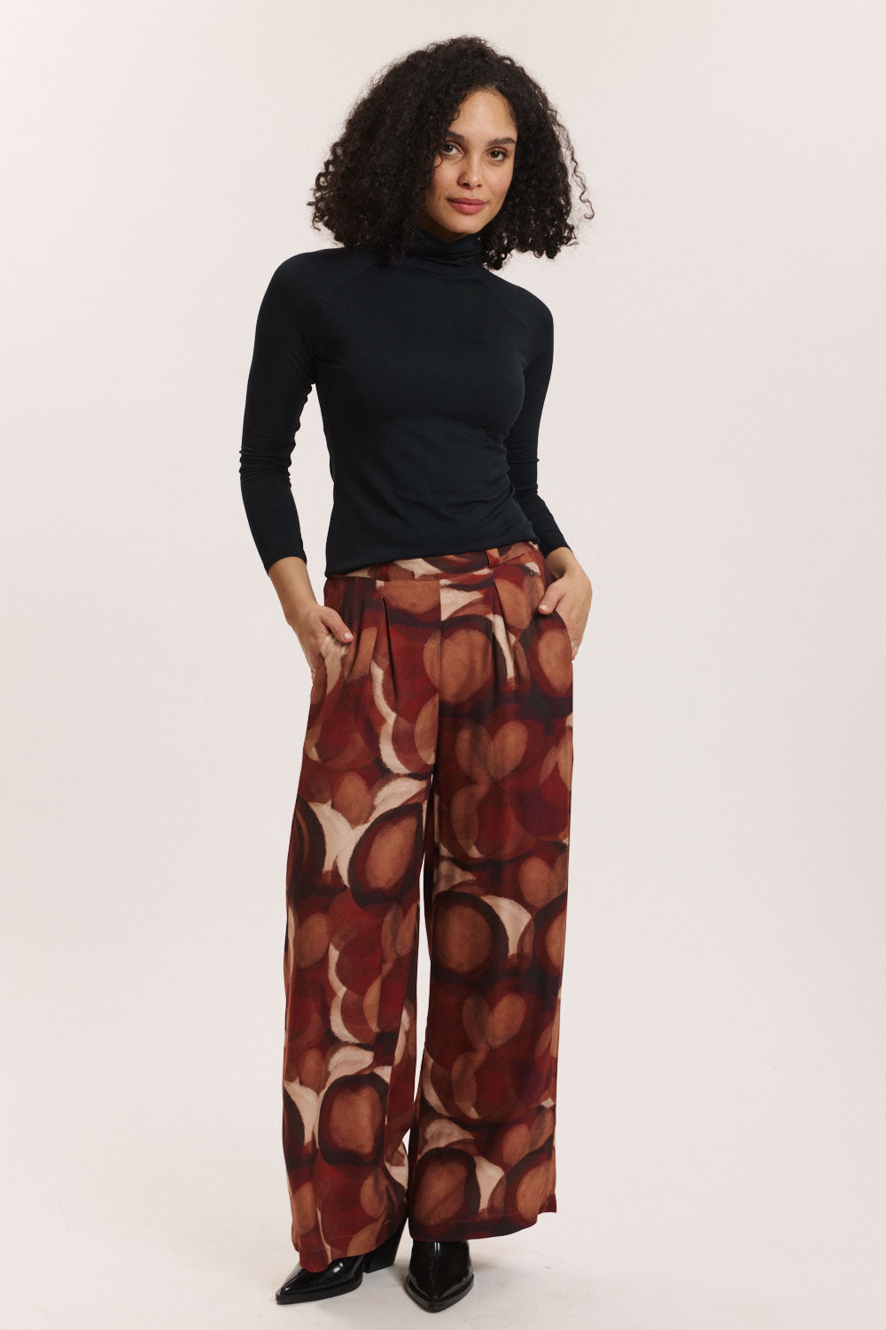 Image Hose Pollyy aus EcoVero™-Twill_1