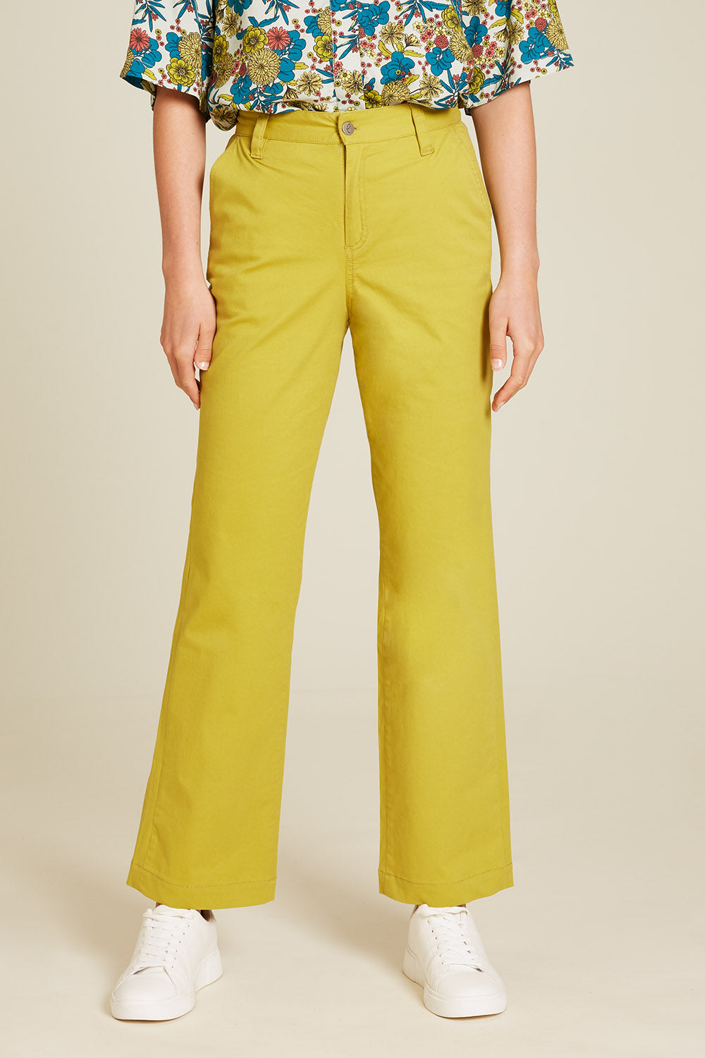 Twill-Hose ausgestellt
