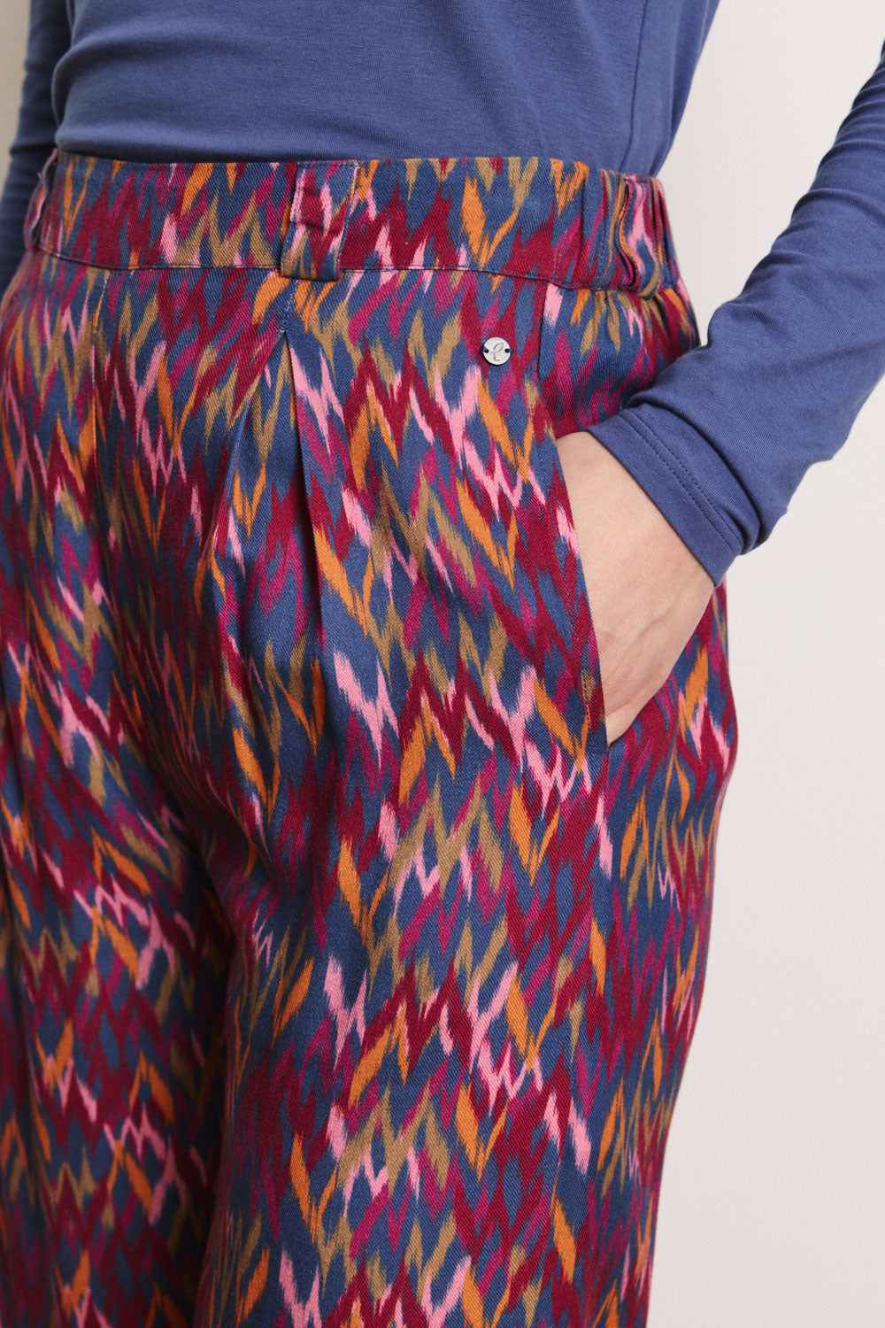 Image Hose Pollyy aus EcoVero™-Twill_3
